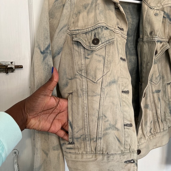 Levi’s denim jacket - Picture 2 of 7